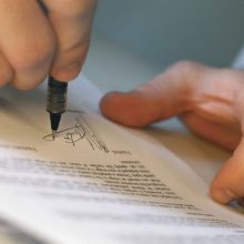 Как заключить договор ренты на квартиру между родственниками: образец и передаточный акт